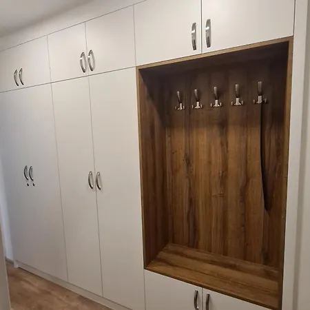 Apartment Sokolovska *
